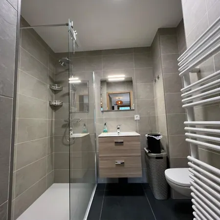 Petite Grange 202 - Apartament *